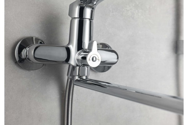 Смеситель для ванны Aquatek Вега с длинным изливом AQ1042CR
