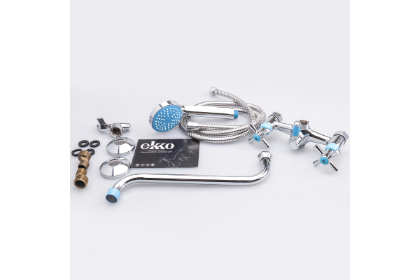 Смеситель для ванны Ekko E22118-11 длинный излив переключатель в корпусе, с цветными наконечником и ручками