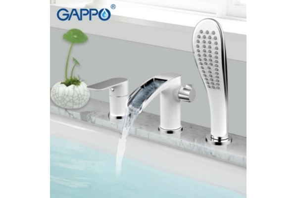 Смеситель для ванны Gappo G1148-8 на 3 отверстия белый/хром