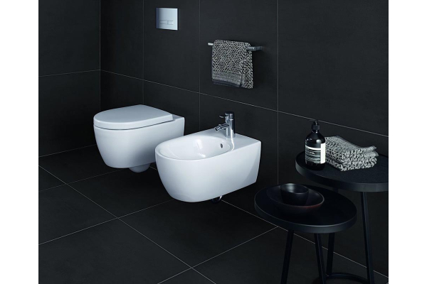 Сиденье для унитаза Geberit iCon XS, плавный спуск, стальные петли 574130000