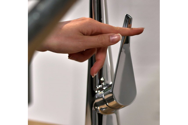 Смеситель для кухни Hansgrohe Metris с выдвижным душем 14821000