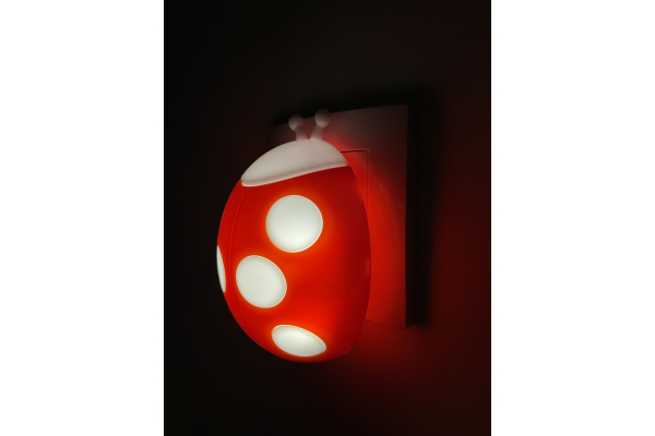 Ночник - светильник светодиодный ЭРА NN-601-LS-R в розетку с датчиком освещенности красный