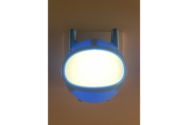 Ночник - светильник светодиодный ЭРА NN-604-LS-BU в розетку с датчиком освещенности синий