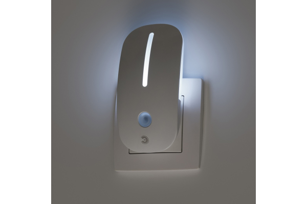 Ночник - светильник светодиодный ЭРА NN-620-LS-W в розетку с датчиком освещенности белый
