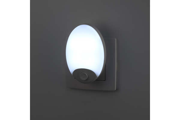 Ночник - светильник светодиодный ЭРА NN-623-SW-W в розетку с выключателем белый