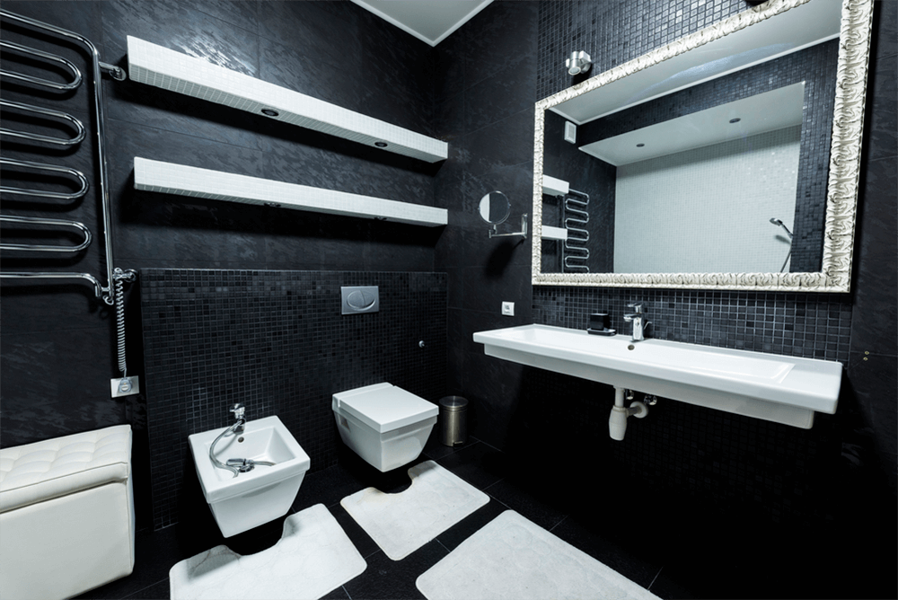 Черная плитка в дизайне ванной комнаты - 1