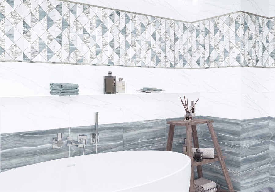 Ванная с плиткой под мрамор и геометрическим декором