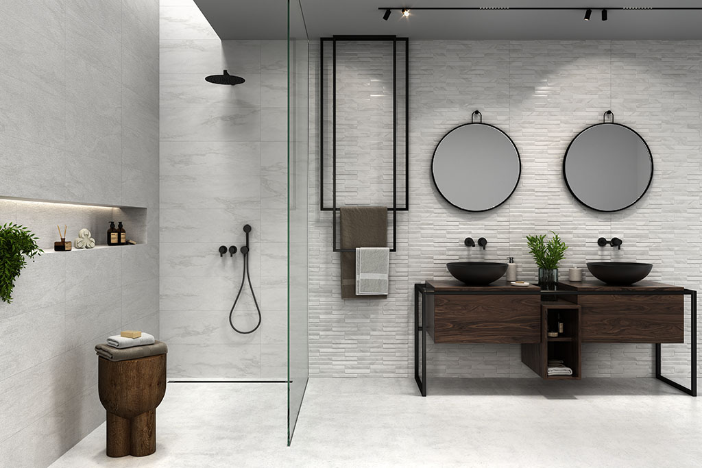 Светлая ванная комната с душем и двумя раковинами 