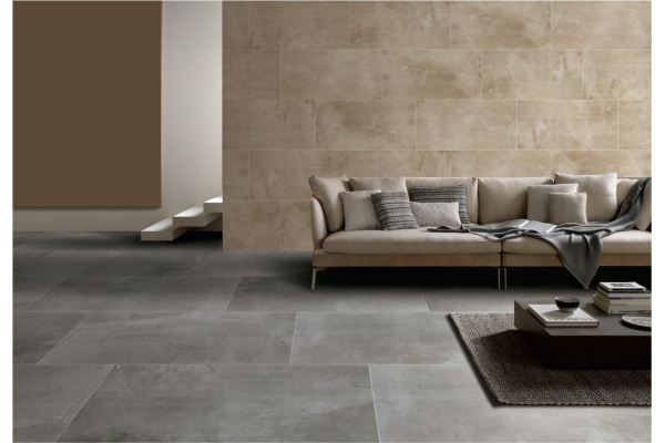 Минималистичная гостиная с диваном