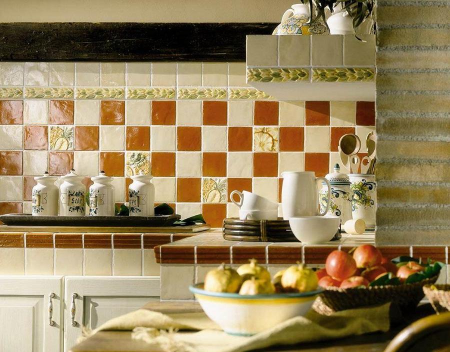 Фартук на кухню из плитки: варианты отделки, 50 лучших фото в интерьере